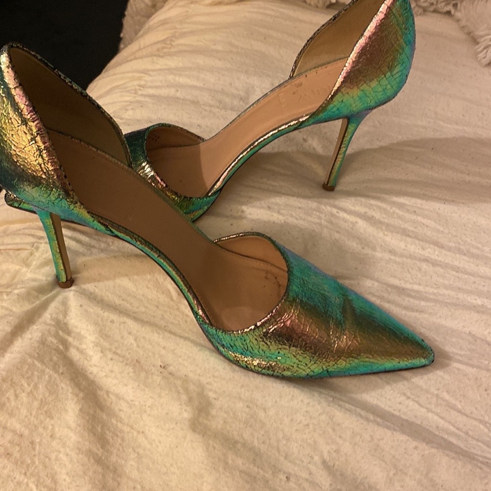 COPY - Extraordinary shoes with a sensational color of green,copper and bronze.